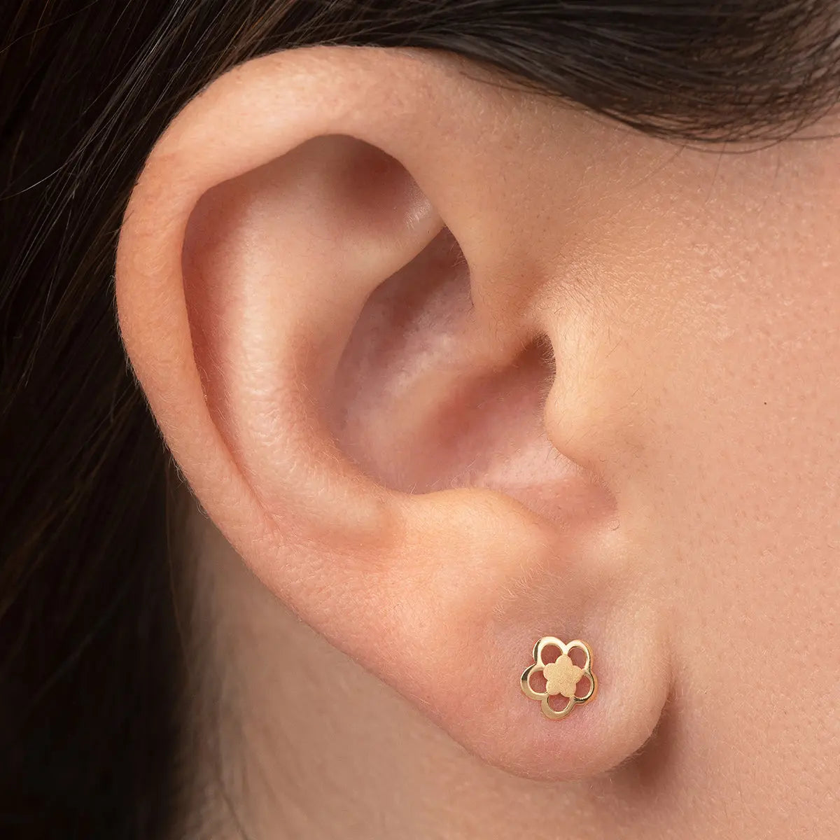 Aretes de oro 14K broquel 2 Flores con oro amarillo brillante y oro amarillo mate