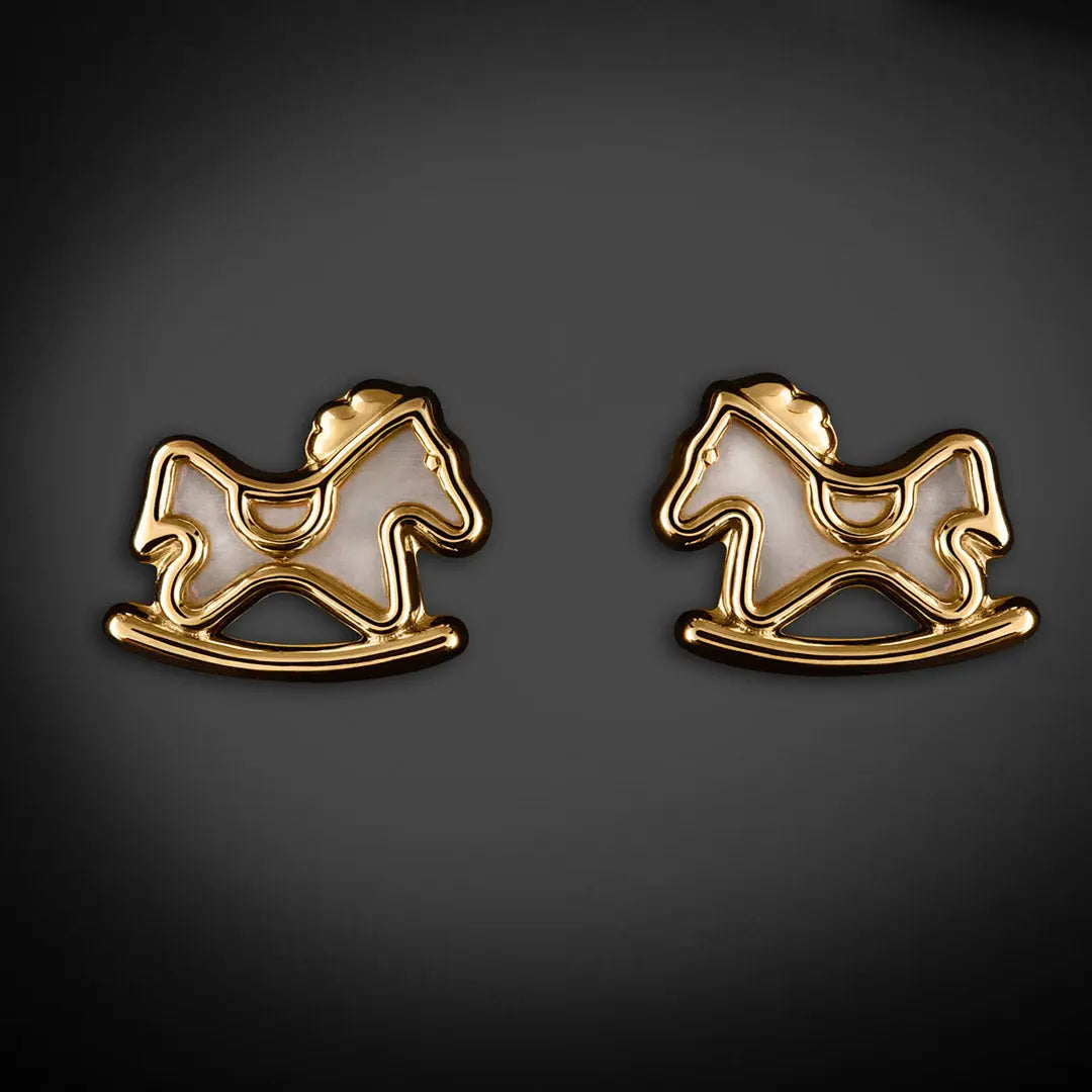 Aretes de oro 14K broquel Caballito mecedor oro amarillo con madre perla GIALLO JEWELRY