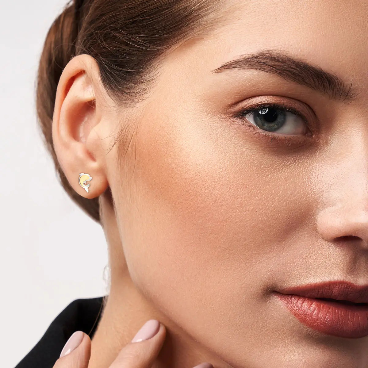 Aretes de oro 14K broquel Delfín oro blanco y amarillo