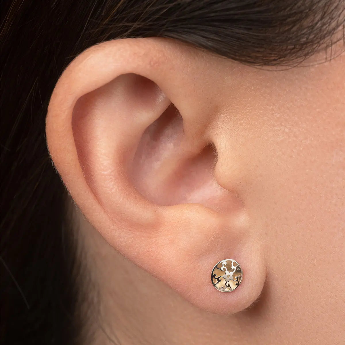 Aretes de oro 14K broquel Flor y hojas oro blanco y amarillo