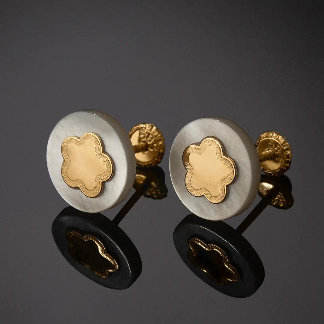 Aretes de oro 14k Broquel Estrella perlada con oro amarillo y madre perla GIALLO JEWELRY