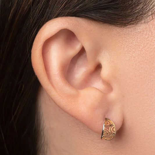 Aretes de oro 14k Broquel Hoja minimalista con oro amarillo GIALLO JEWELRY