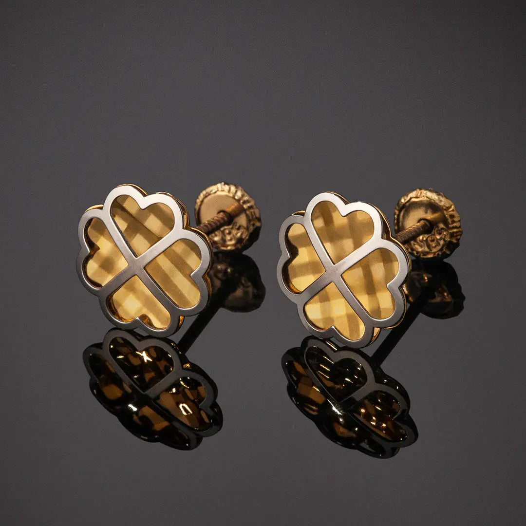 Aretes de oro 14k Broquel Pay de corazones con oro amarillo y oro blanco GIALLO JEWELRY