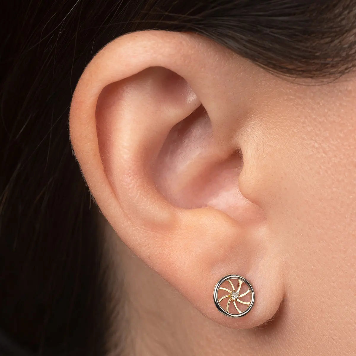 Aretes de oro 14k Broquel Rueda con oro amarillo, oro blanco y zirconia GIALLO JEWELRY