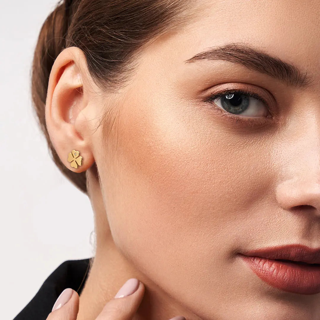 Aretes de oro 14k Broquel Trébol con oro amarillo y zirconia GIALLO JEWELRY