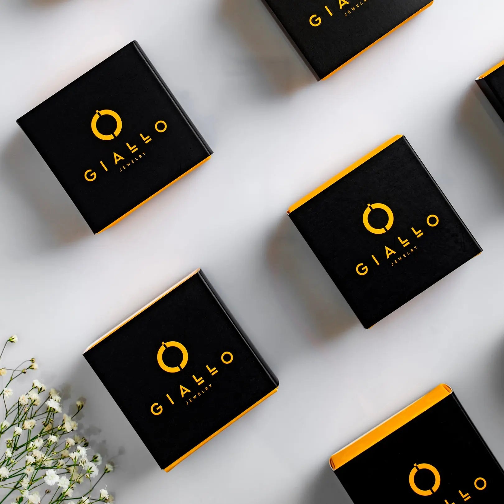 Aretes de oro 14K broquel Círculos entrelazados oro amarillo GIALLO JEWELRY