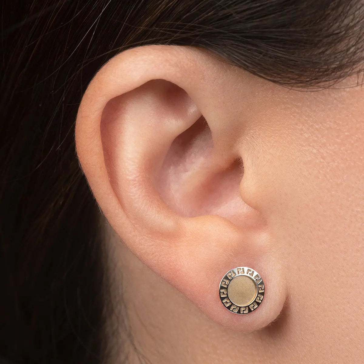 Aretes de oro 14K broquel Grecas oro blanco y amarillo GIALLO JEWELRY