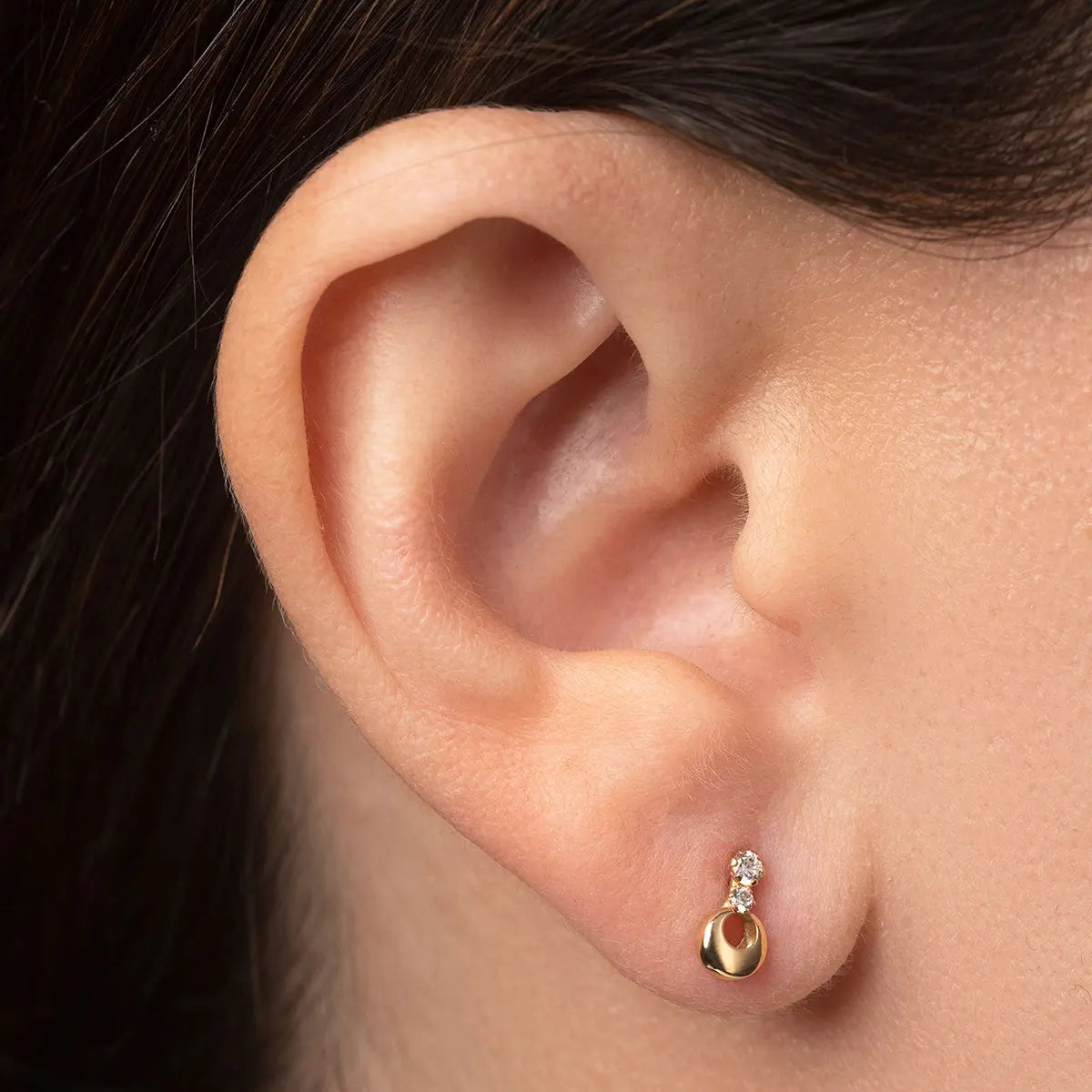 Aretes de oro 14k Broquel Gota de luna con oro amarillo y zirconias GIALLO JEWELRY