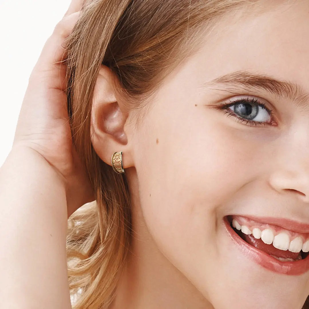 Aretes de oro 14k broquel Hoja con red estrellas oro amarillo brillante y oro blanco brillante GIALLO JEWELRY